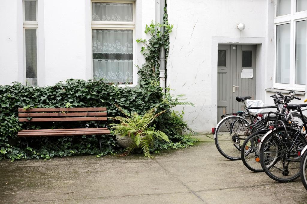 Altbauwohnung Mit 3 Baedern ベルリン エクステリア 写真